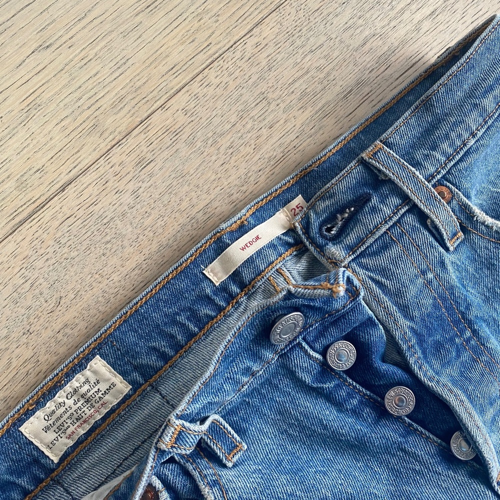 Levi’s Wedgie Jean